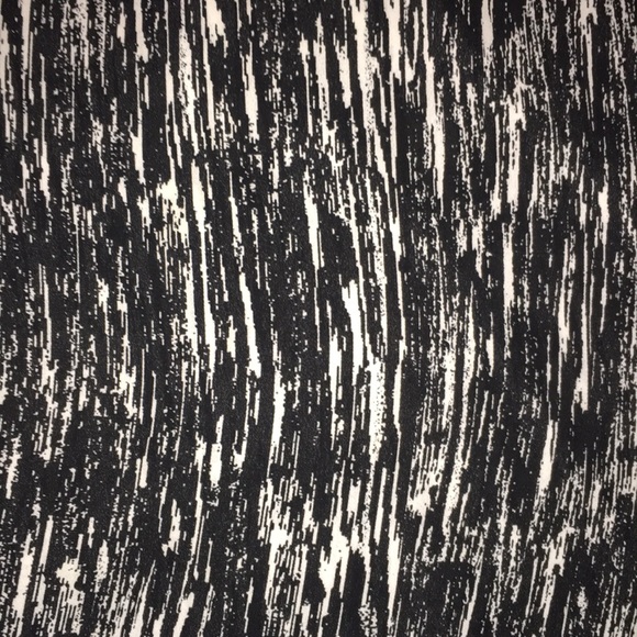 Express - Patterned Reversible Tank - Picture 4 of 8